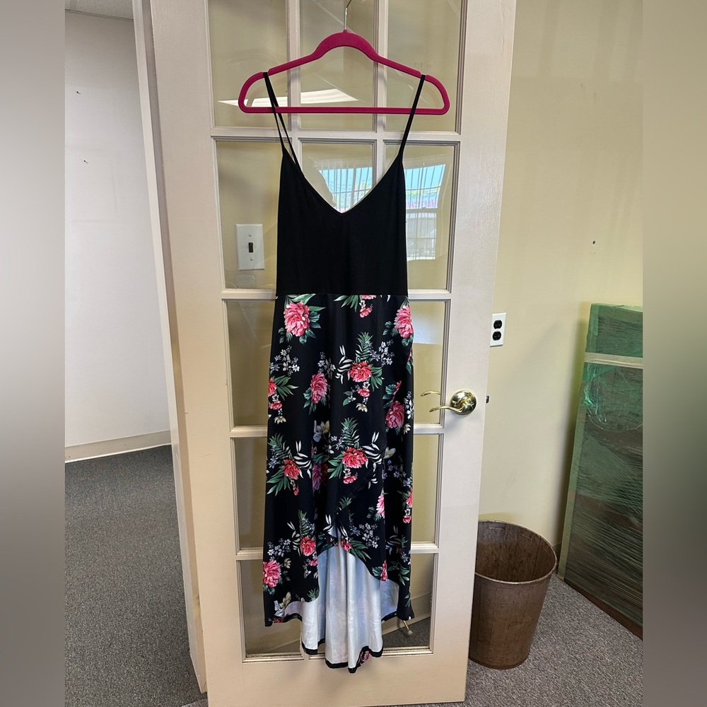 NWT- Kilig V neck asymmetrical floral maxi dress - XXL